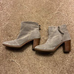TOMS Beige Boots Size 7.5